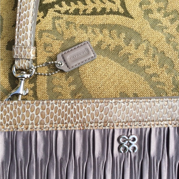 Coach NWOT Clutch Purse - Picture 2 of 10